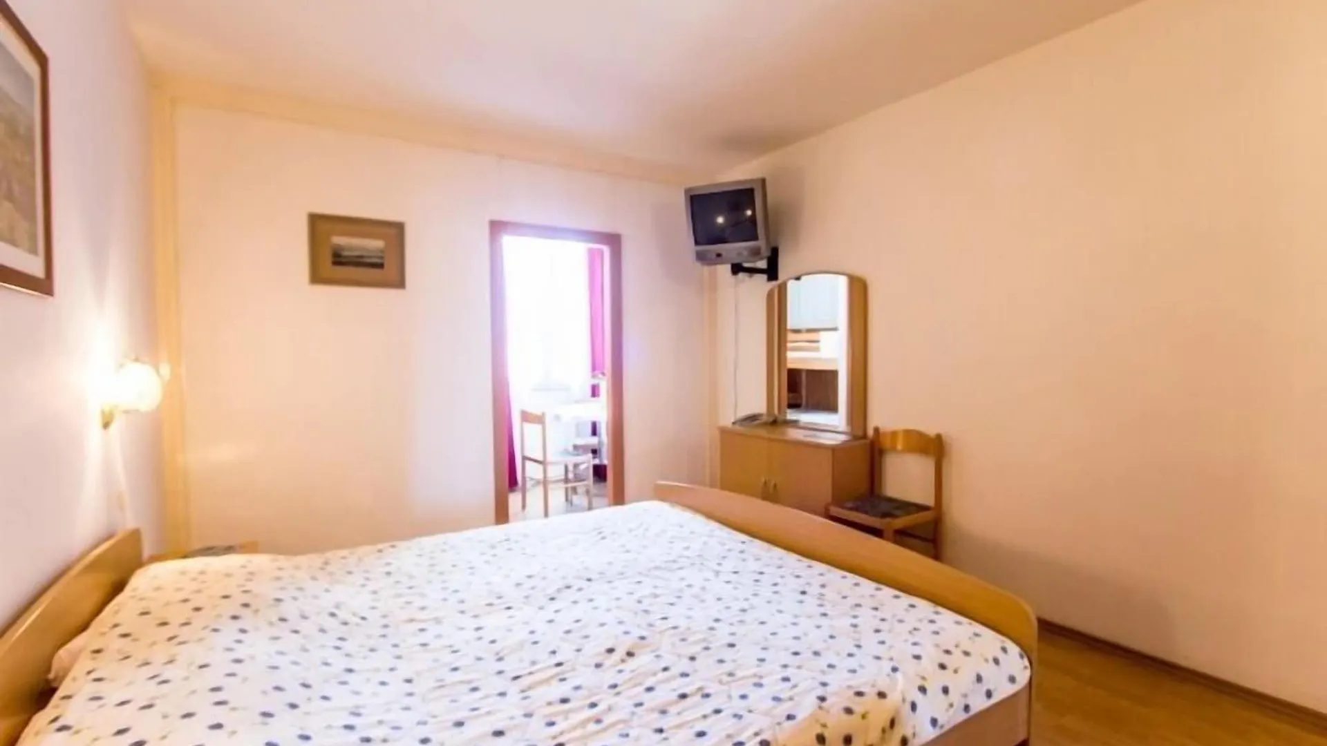 פונאנט Hotel Omorika 3*,