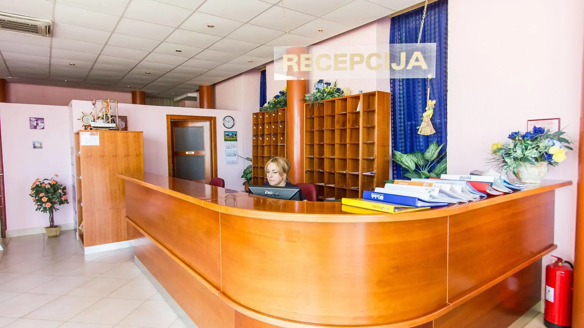 פונאנט Hotel Omorika